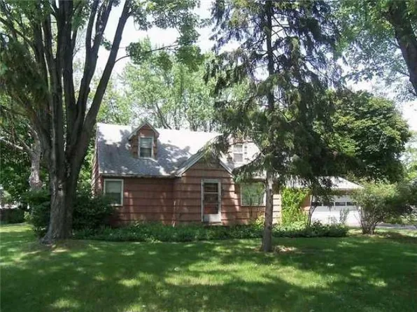 236 Meadow Ln, Webster, NY 14580