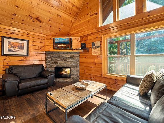 5th image of 531 Blackberry Ridge Way