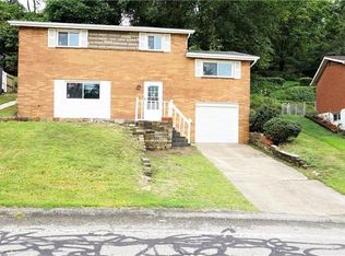 571 Lucia Dr, Wilkins Twp, PA 15221