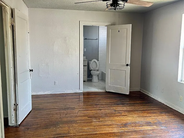 605 E Hunnicutt St #C — Photo 11