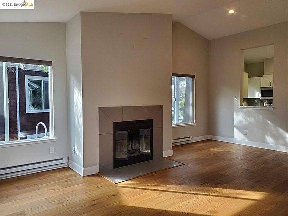 2nd image of 192 Bayside Ct