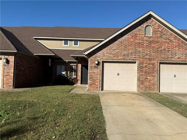 3236 W Montrail Pl, Fayetteville, AR 72704