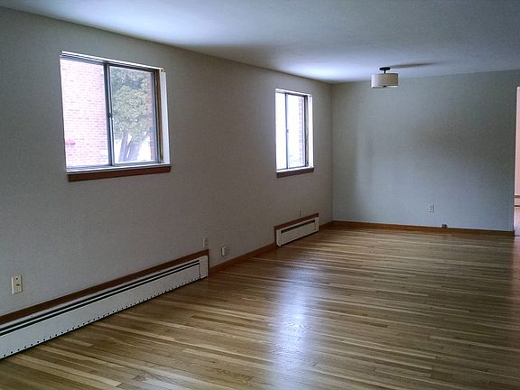 5th image of 1357 W Erie Ave