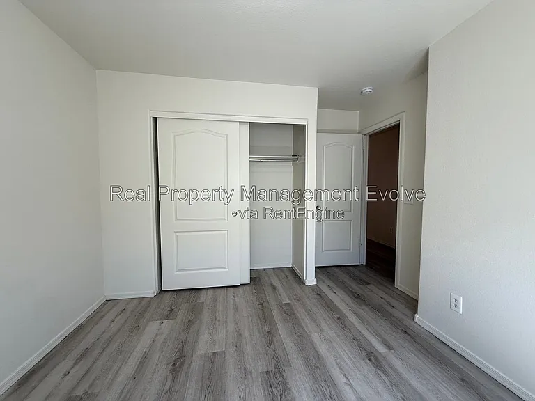 9503 N 82nd Ln — Photo 23