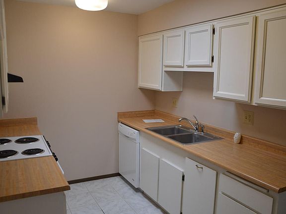 5th image of 17611 N 99th Dr