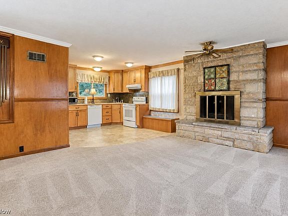4th image of 8161 Midland Rd