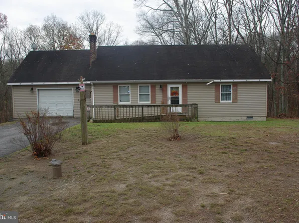 6217 Robinson Rd, Hancock, MD 21750