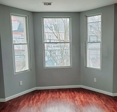 2nd image of 116 Seymour Ave #2