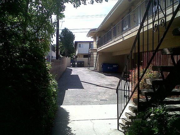 2nd image of 207 N Marguerita Ave APT D