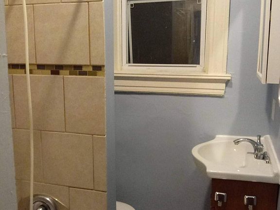 3rd image of 2616 Michigan Ave #2F