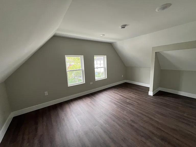 13 Columbia Ave — Photo 30