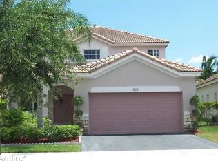 1270 Chinaberry Dr, Fort Lauderdale, FL 33327