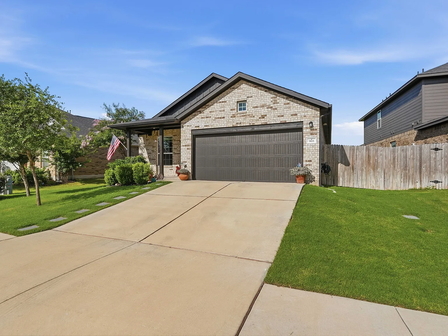 3 bed, 1850 sqft, $2,500 — Photo 1