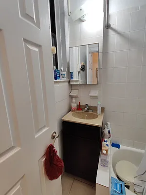 Rented by Signature Property Realty | media 28