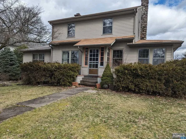 119 Arch St, Ramsey, NJ 07446