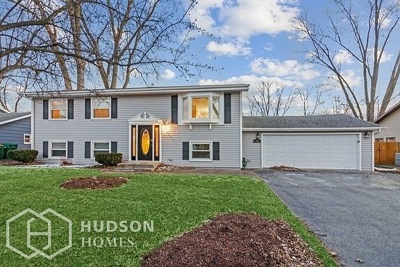 3rd image of 107 Shorewood Ln