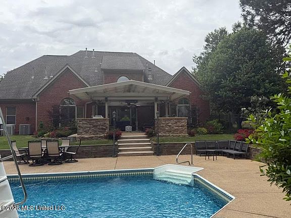4th image of 1290 Robertson Rd