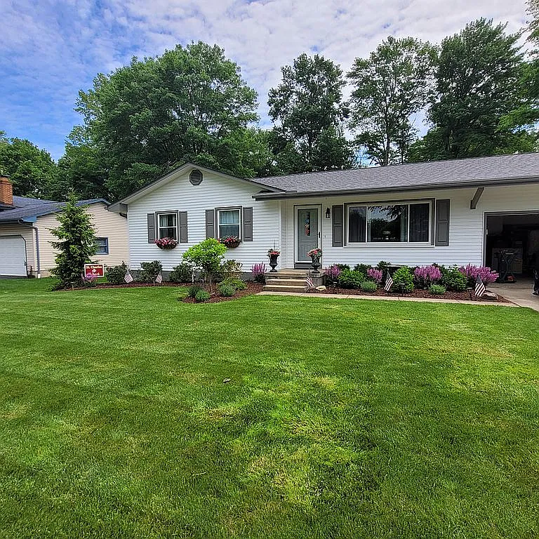 6855 Colleen Dr photo 1