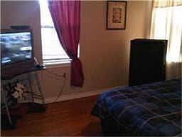 3rd image of 321 Holly Dr
