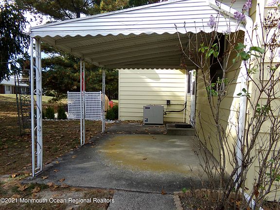 5th image of 60 Yorktowne Pkwy #A