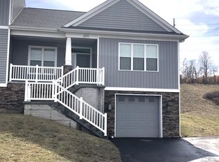 2071 Willow Hill Dr, Harrisonburg, VA 22801