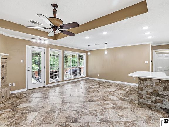 4th image of 211 Winchester Dr