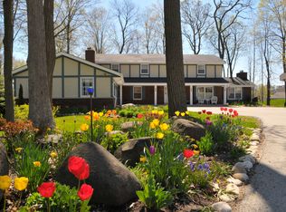 560 Forest Ct #TOWNHOUSE, Brookfield, WI 53045