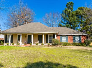 125 Greenbriar Dr, Madison, MS 39110