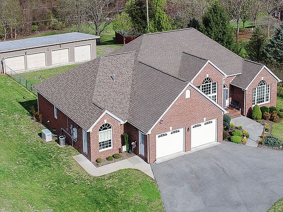 4th image of 2728 Willowbrook Dr