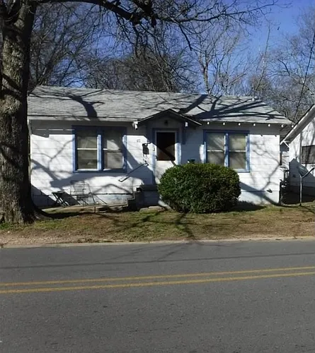 204 Alcorn St Photo 1