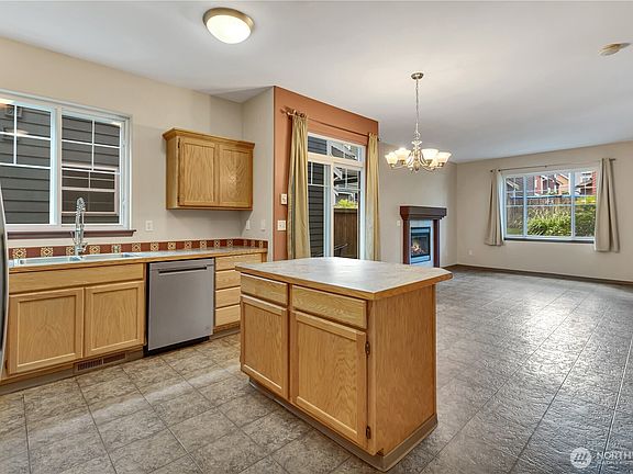 5th image of 15312 14th Avenue W