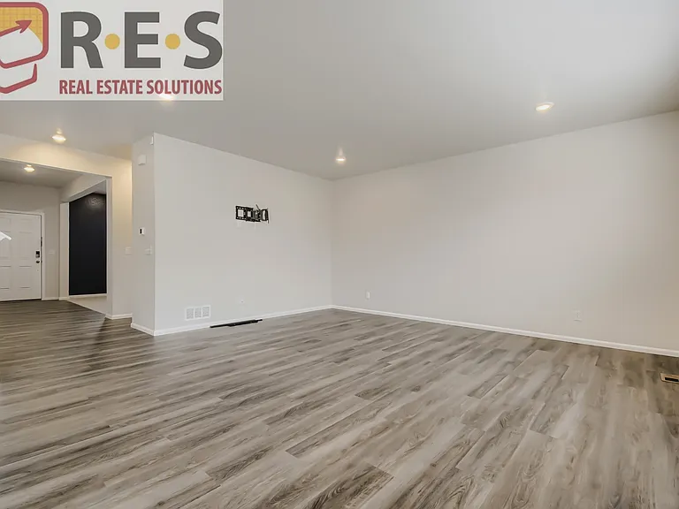 6134 Sugarloaf St — Photo 9