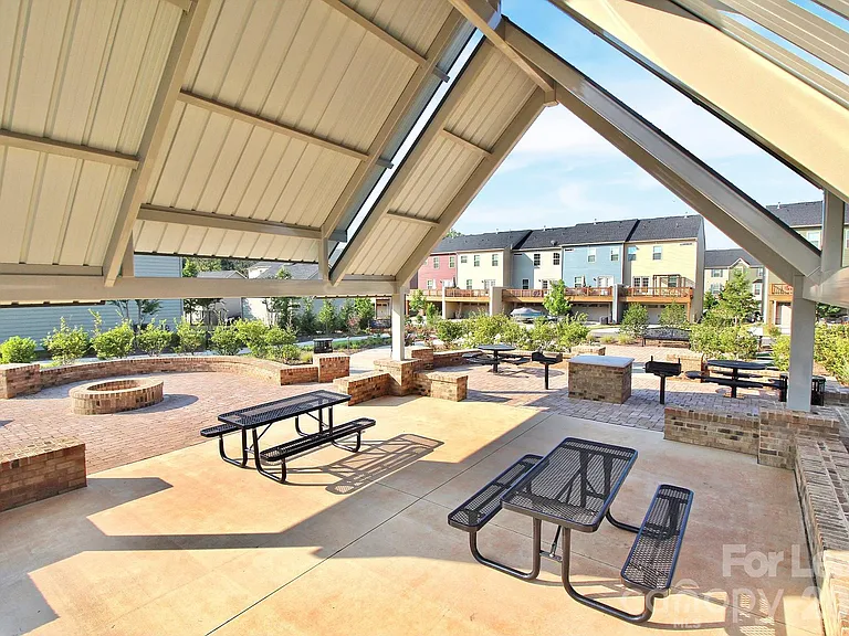 2128 Arbor Loop Dr — Photo 33