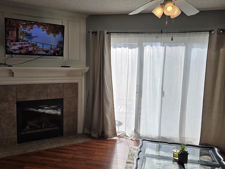 5504 N Fairmount Ave — Photo 3