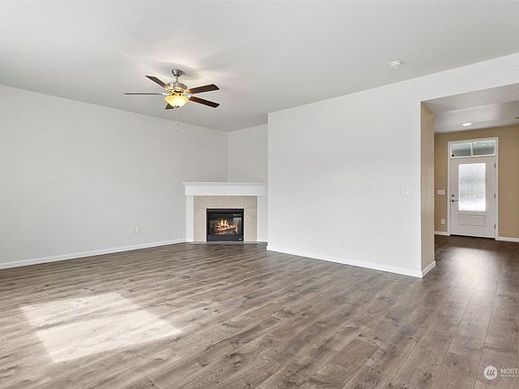 3rd image of 299 Franks Lane N