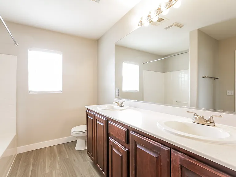 9469 Diamond Bridge Ave — Photo 11