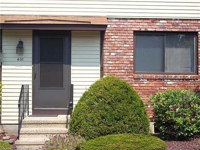 1st image of 601 Summer Hill Dr