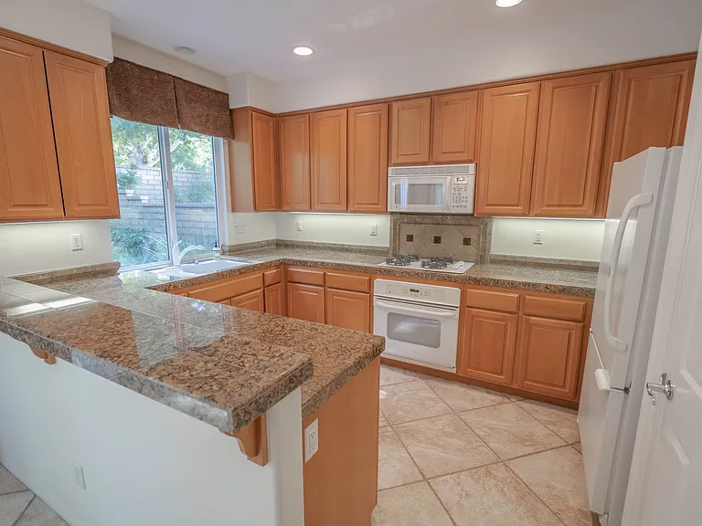 27552 Weeping Willow Dr — Photo 5