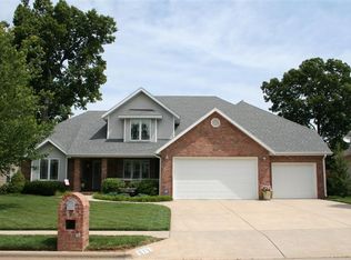 879 E Gaslight Dr, Springfield, MO 65810