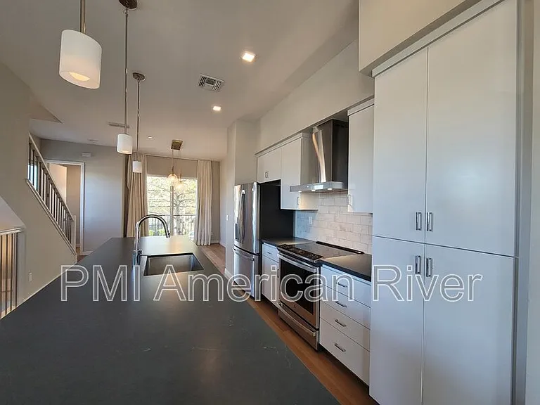 3348 S St — Photo 6
