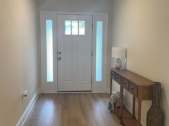 3rd image of 124 Ridgeway Cir