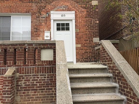 4th image of 105 Van Cortlandt Ave W