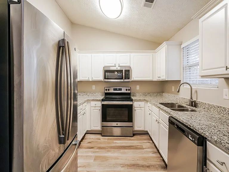 1511 Norman Xing — Photo 8