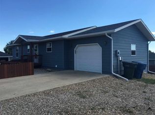 2105 Johnny Cir, Belle Fourche, SD 57717