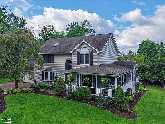 3rd image of 4010 Crest View Dr