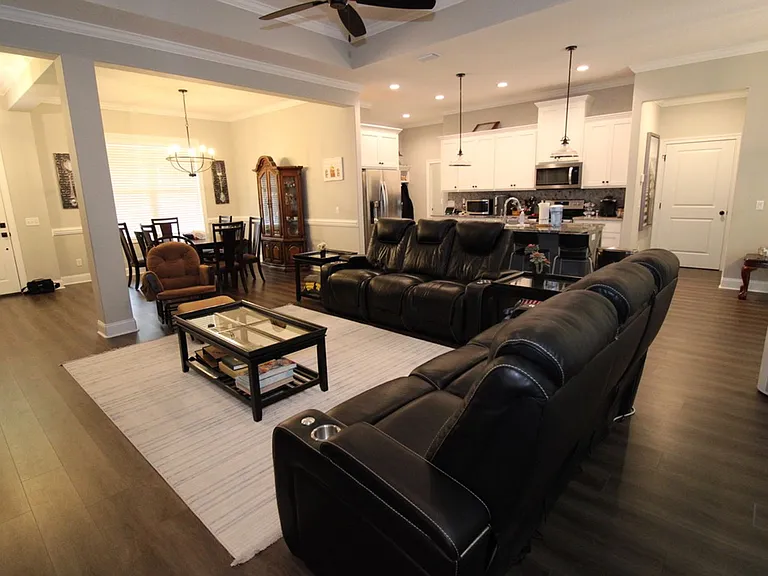 28 Redington Dr — Photo 2