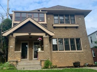 3824 N Bartlett Ave, Shorewood, WI 53211