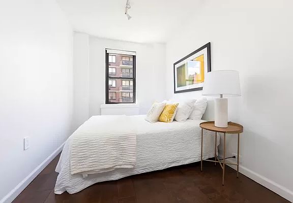 3rd image of 301 E 62nd St APT 8E