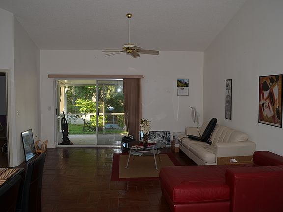 4th image of 2365 Bentley Dr