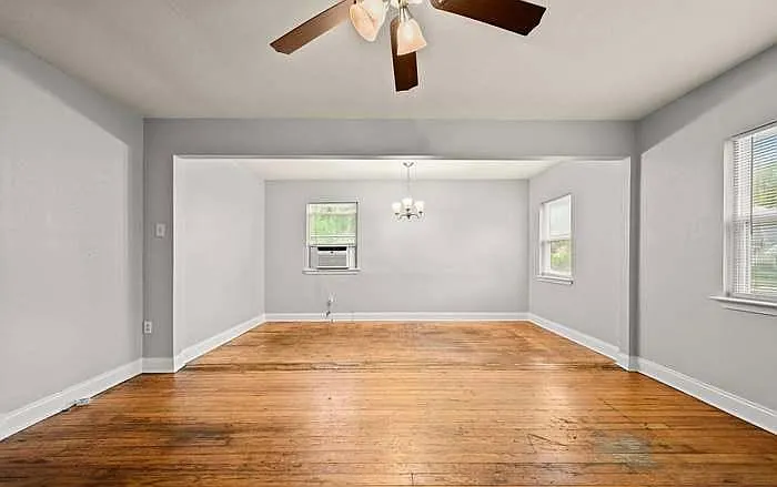 3335 Hollywood St — Photo 2